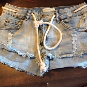 Ocean Drive Blue Jean Shorts with Frayed Hem and Rope Like Tie! EUC size 1
